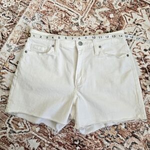 Universal Thread White Jean Shorts High-Waisted Summer Essential Size 6